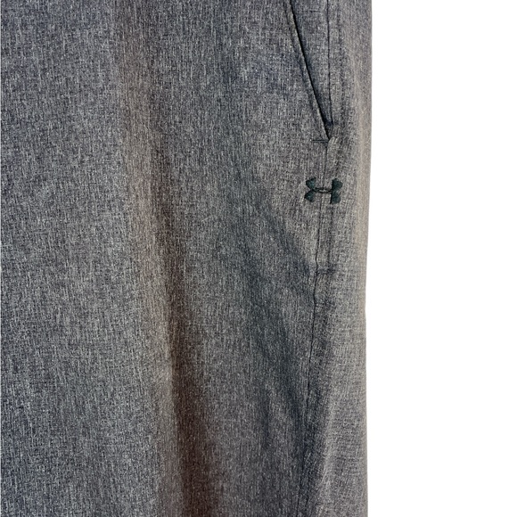 Under armour men’s gray flat front golf shorts size 40 - Picture 2 of 5